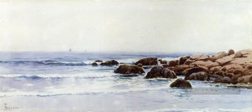 Voiliers au large d’une côte rocheuse moderne Plage Alfred Thompson Bricher Peinture à l'huile